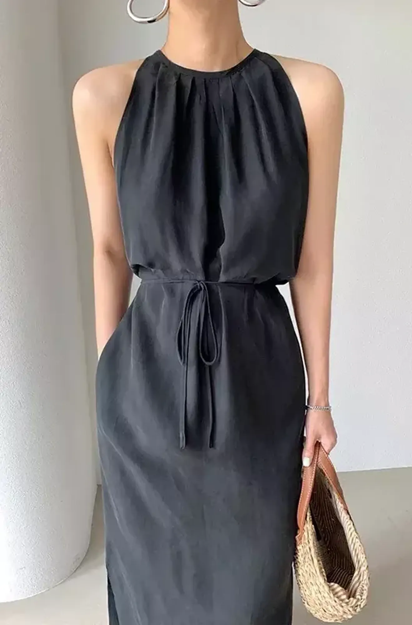 Платье с поясом «LOJI»